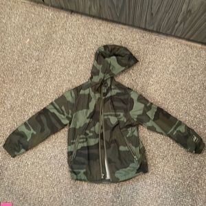 Gap camo light lined jacket